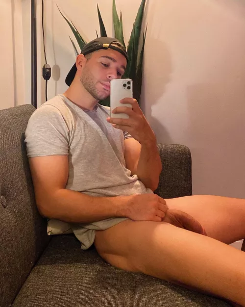 just hangin’ out by jdhellooo