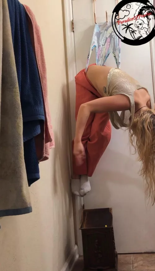 Just hanging around 🥶 by TheWedgiePrincess