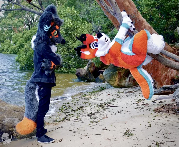 Just hanging in there by FurryCoatRack