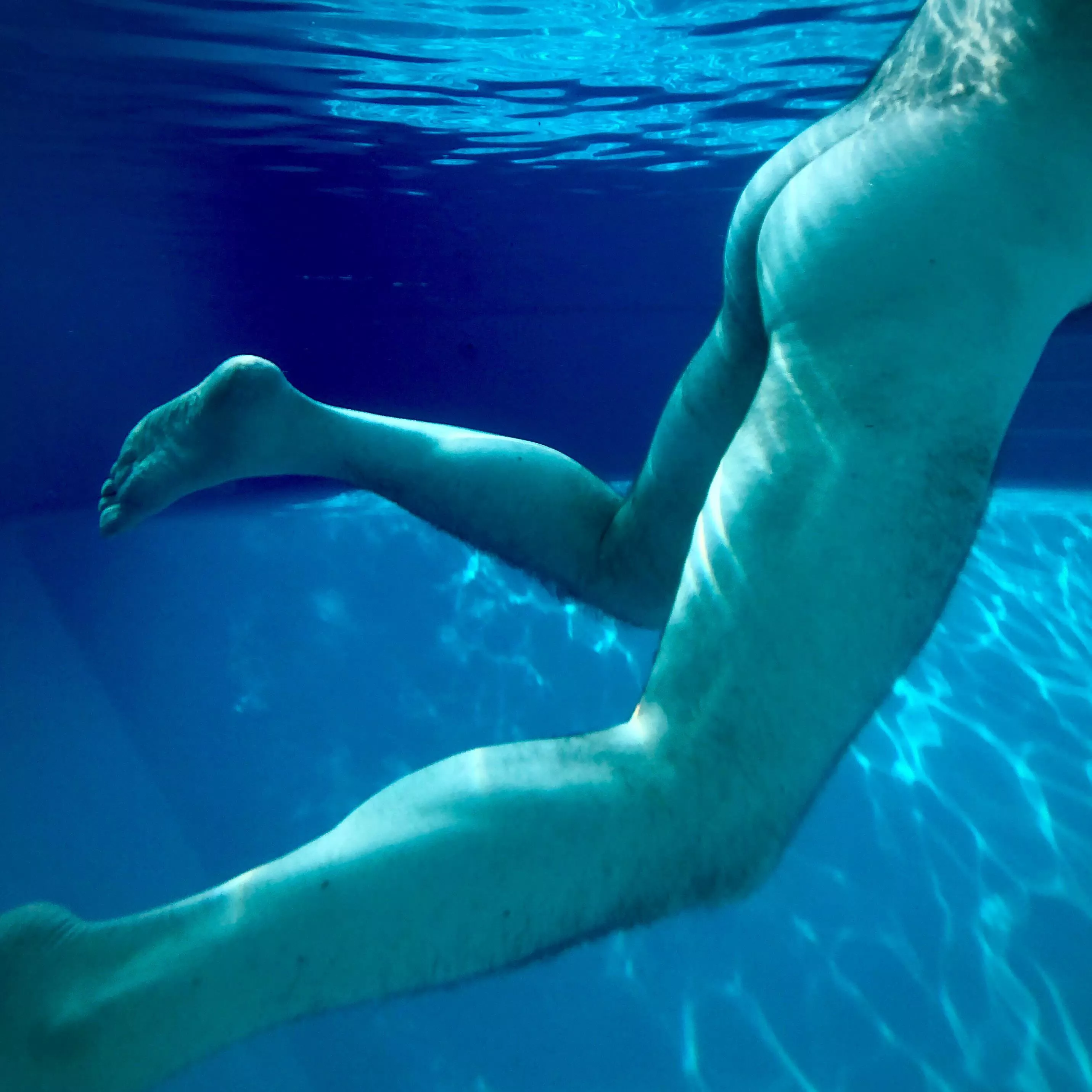 Just hanging (m) posted by gogo1558