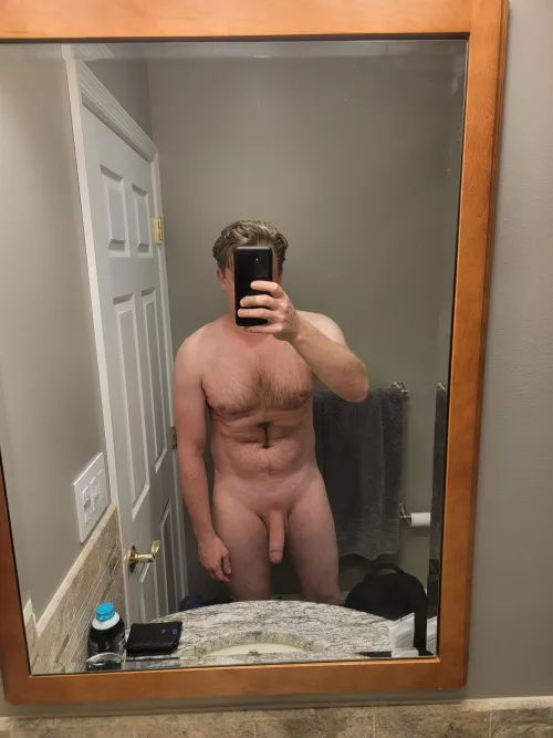 Just hanging out before a shower. by thaw907