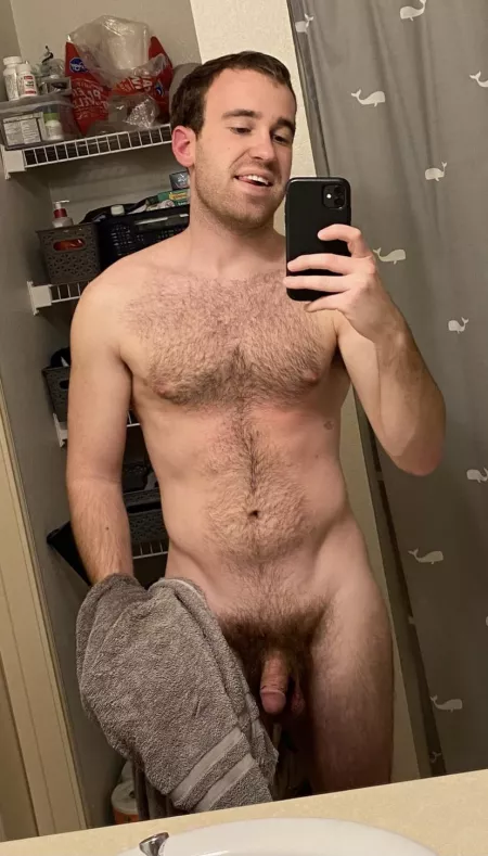 Just *hanging* out 🛀🧼🚿 by iwtd123