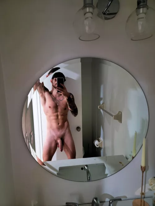 Just hanging out. by kinglouisforya