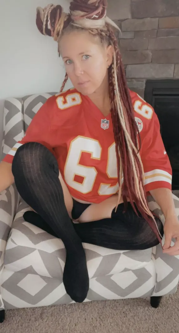 Just hanging out this morning happy about a chiefs WIN! posted by SinderellaLoves