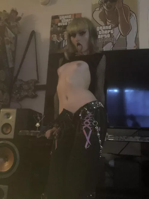 Just hanging up my posters and new guitar 💕 by gloomybabyy