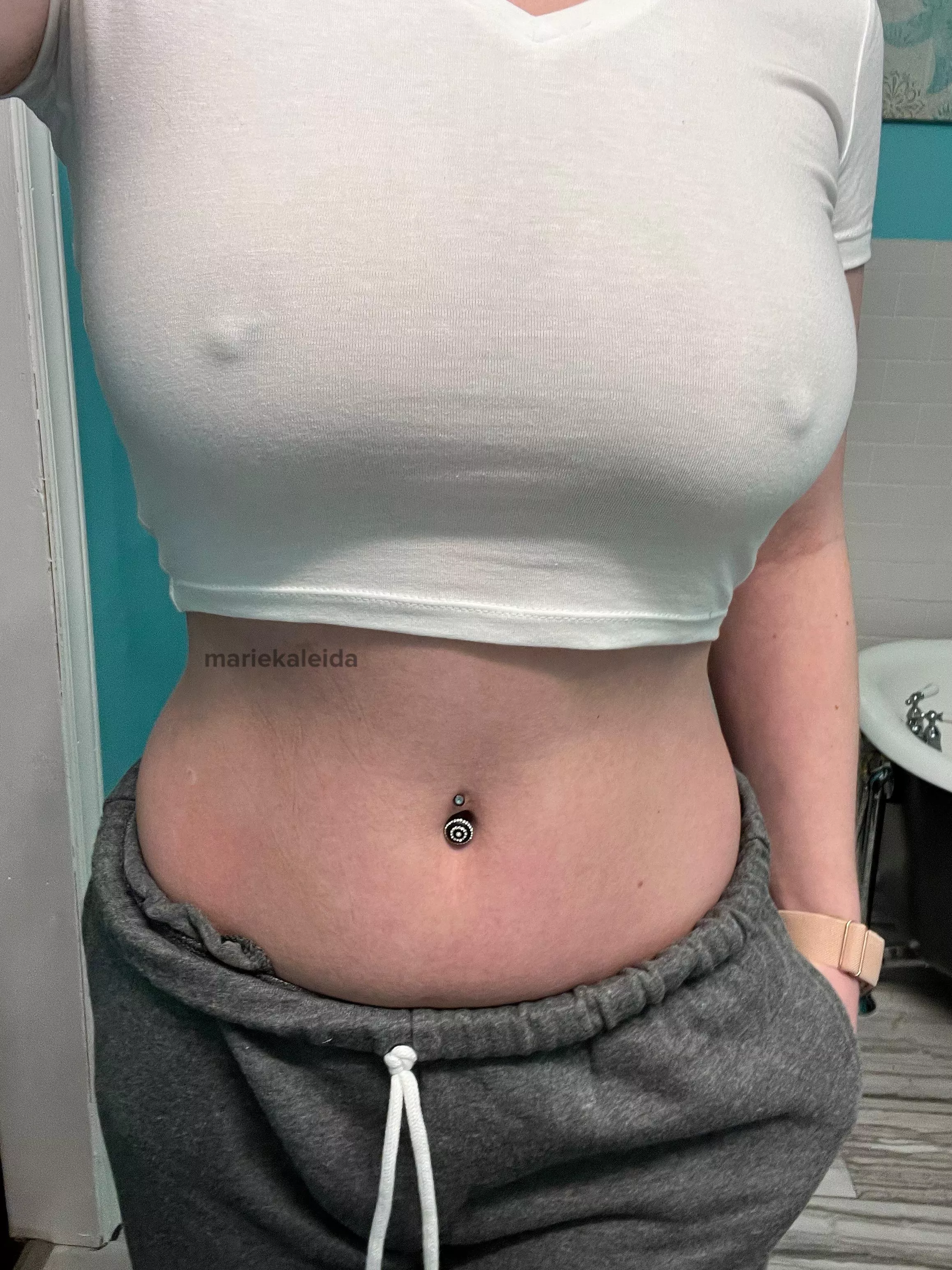 Just here to wish you sweet dreams ☺️ posted by mariekaleida