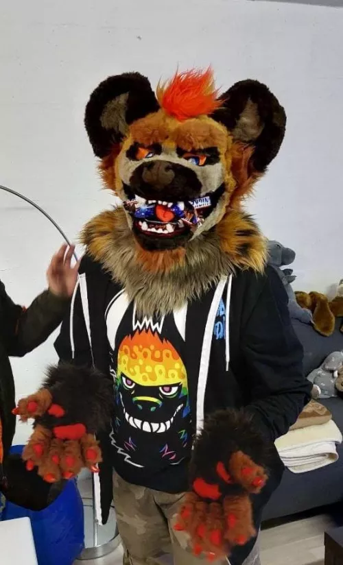 Just how much candy fits into a yeen maw?! by FireHyena