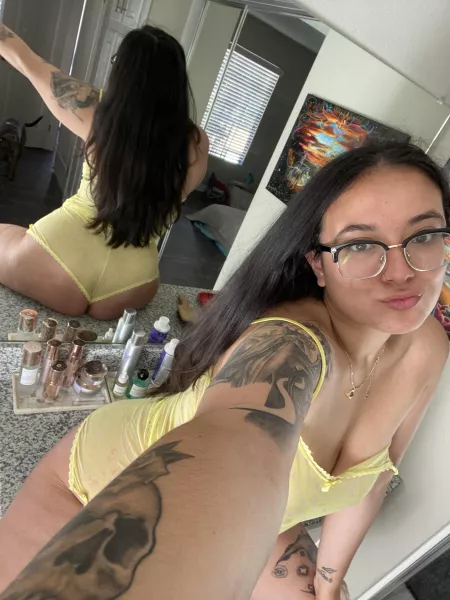 Just imagine all that ass and sweet pussy suffocating you 😍 by Kalierosemami