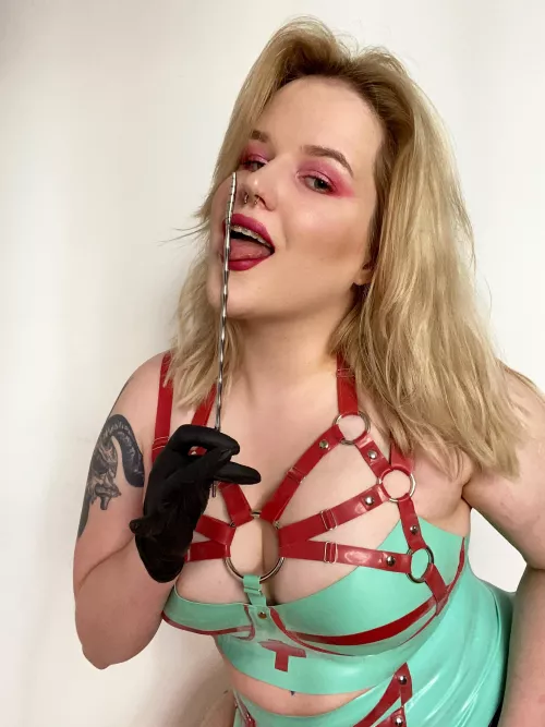 Just imagine when I could put that thing... by CinderLady