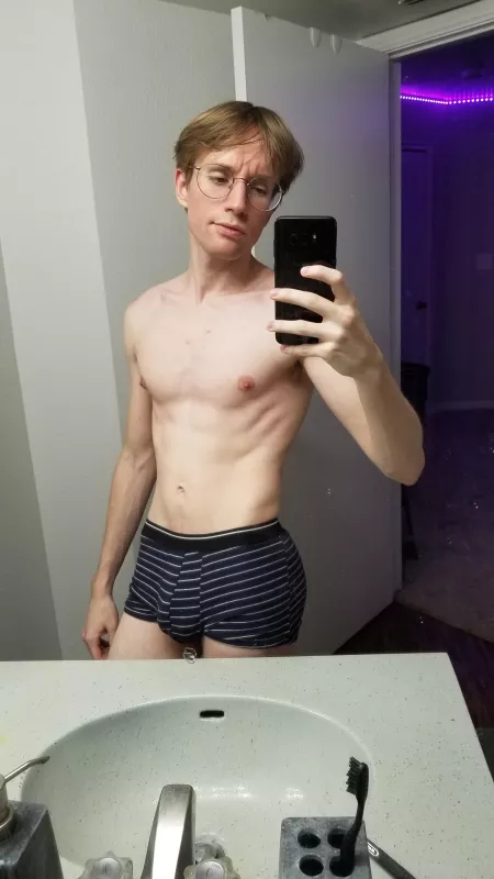 Just joined so hey to all the other cute gamers by lonely_fans_