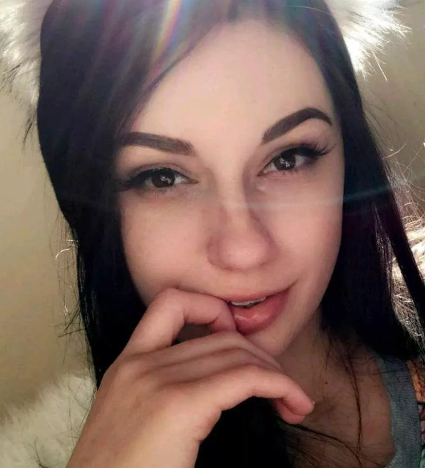 just keep smiling🤗 posted by Iamandreamoore