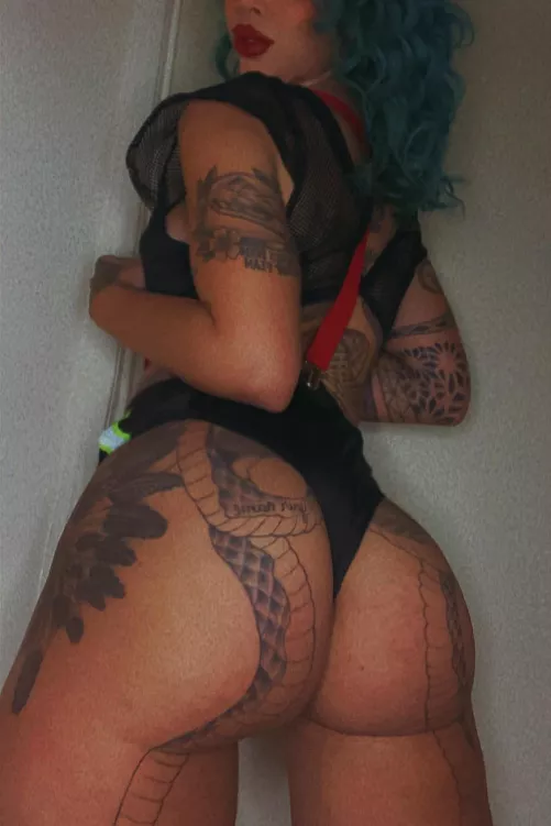 Just look how my cheeks eat these bottoms by MammothOk19