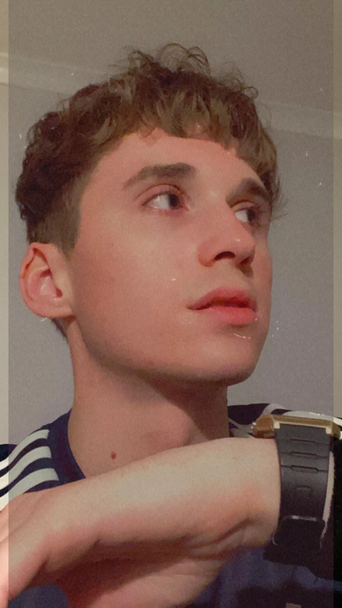 just looking about 👀🤠 posted by crxig_11