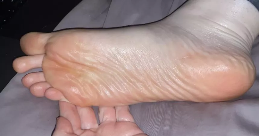 Just lotioned up my soles by subbyegirl
