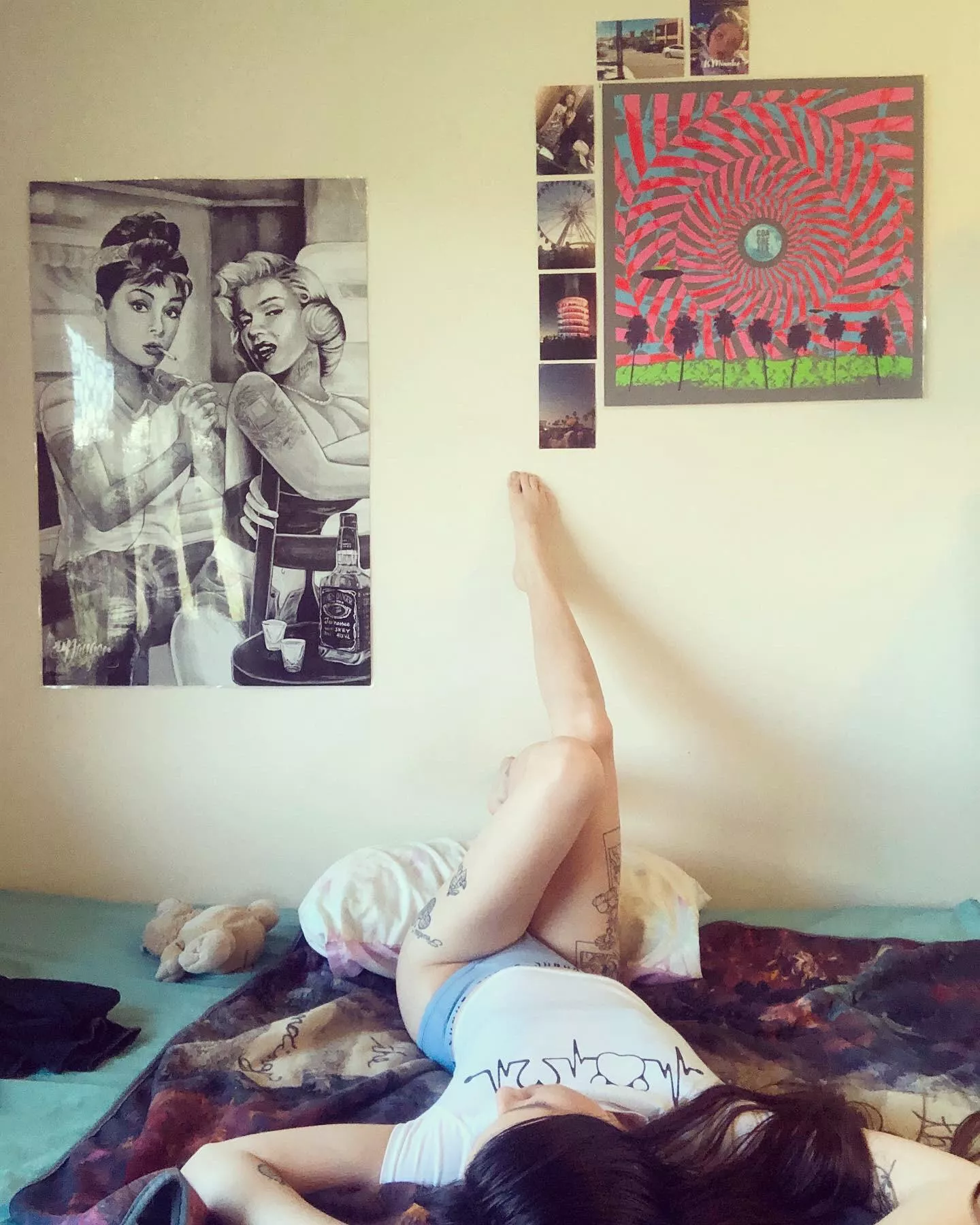 Just me 💋 posted by WillowsinAugust