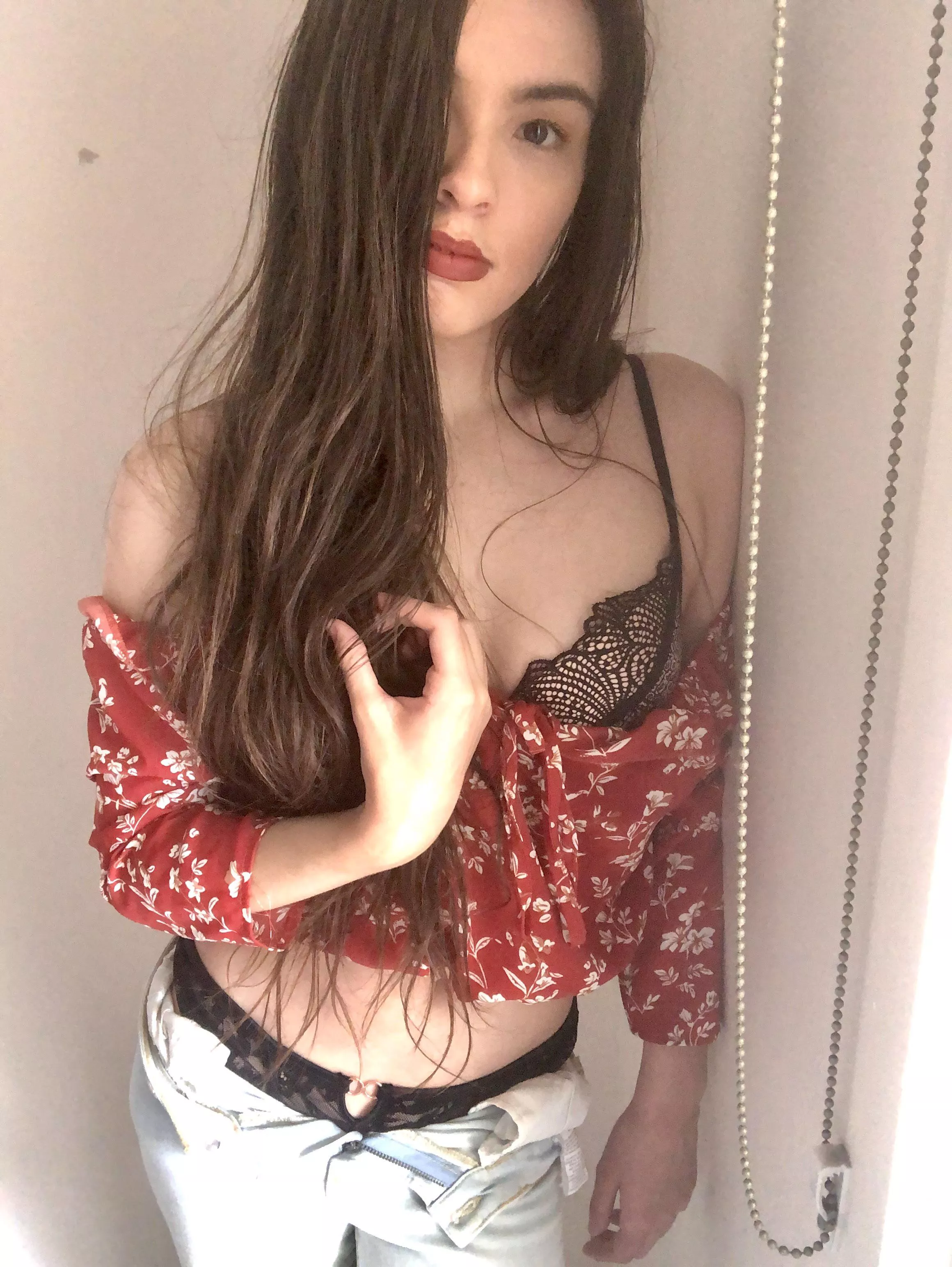 Just me 💋 posted by WillowsinAugust