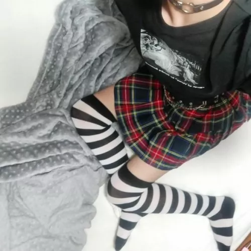 Just me in my friends clothes :) by stistastumperd