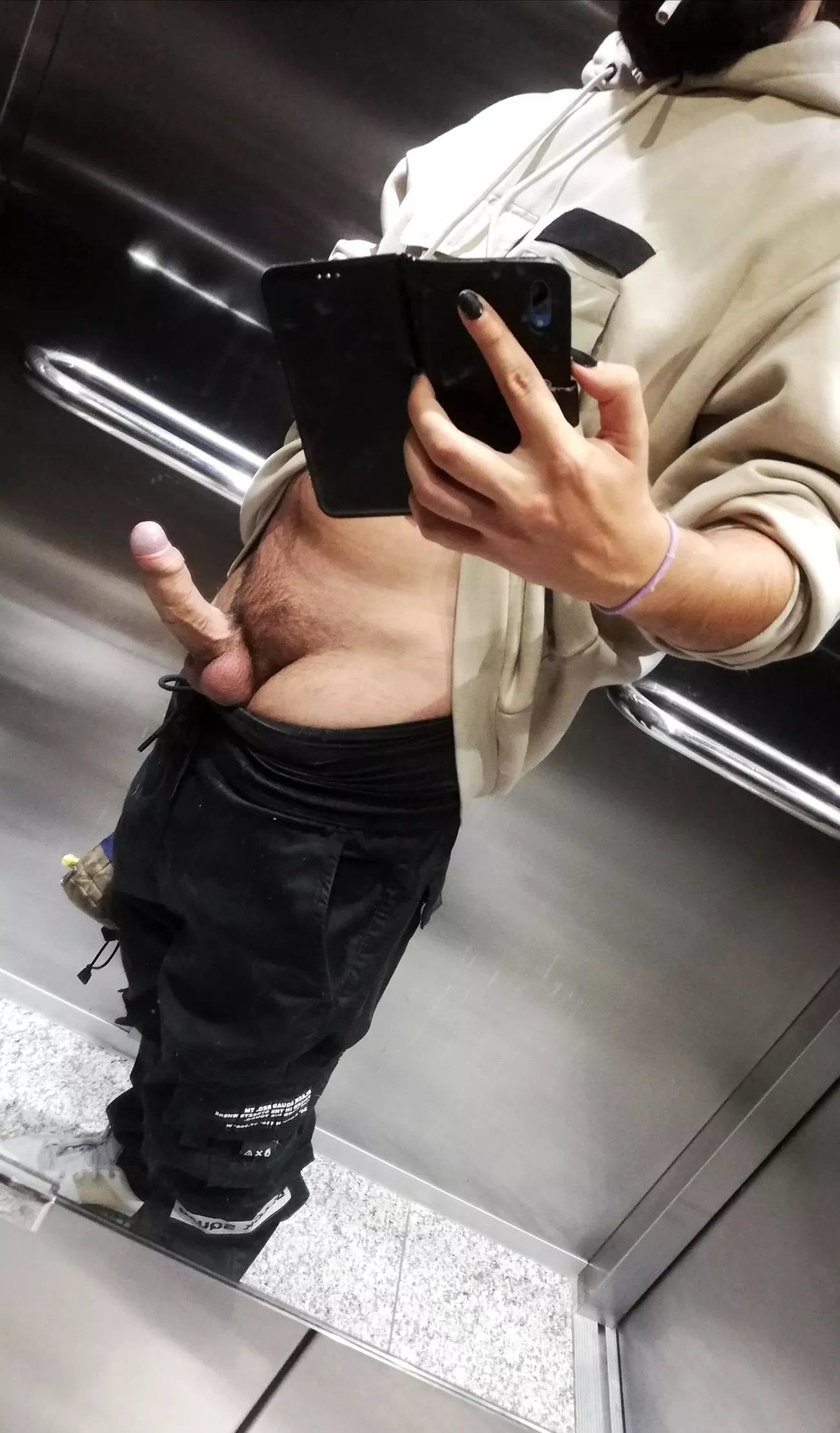 Just me in the elevator 😏😋 [M] posted by DeeptalkerBeautybutt