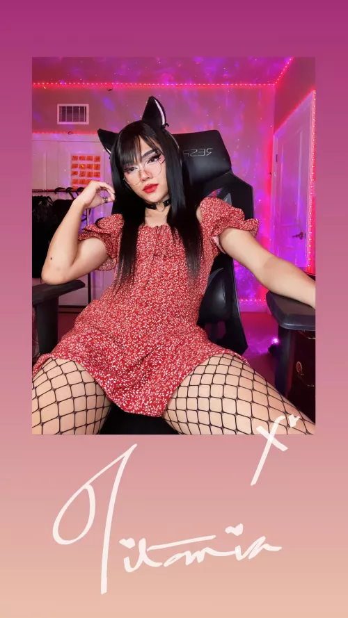 just me practicing my autograph for when I become famous 👉🏻👈🏻 by TheOnly_Khaleesi