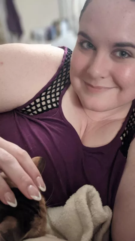 Just me rubbing my needy pussy by love_mountains10