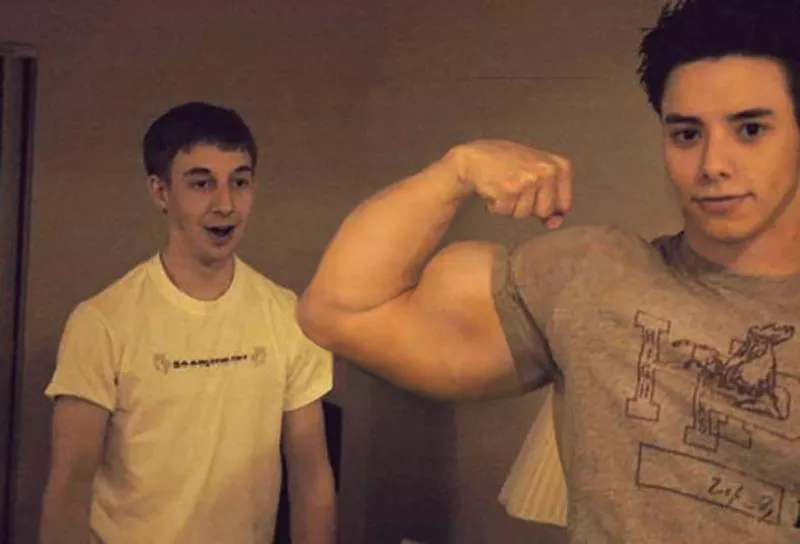 Just mirin your guns... bro posted by melloesc16