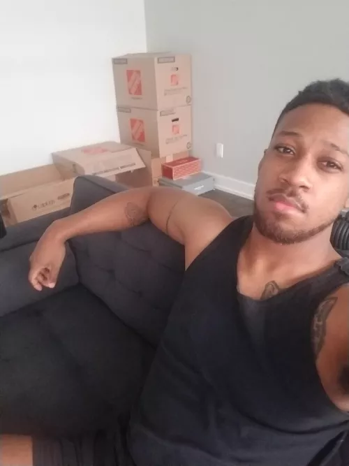 Just moved in 🤙🏾 by secondaryshell