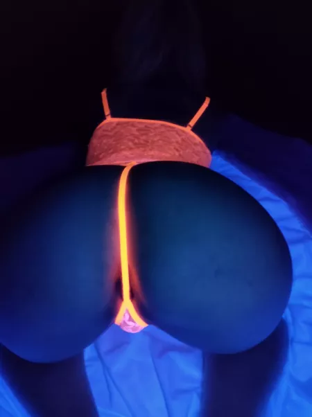 Just need a glowstick by Bare_with_Amelia