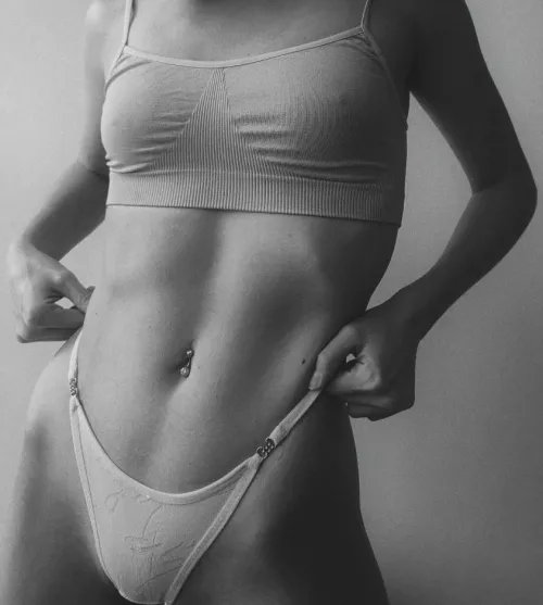 Just react if you like my body 💦 by YYANAY