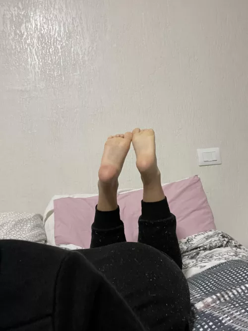 just reading a book🤓 by tnewgoddess