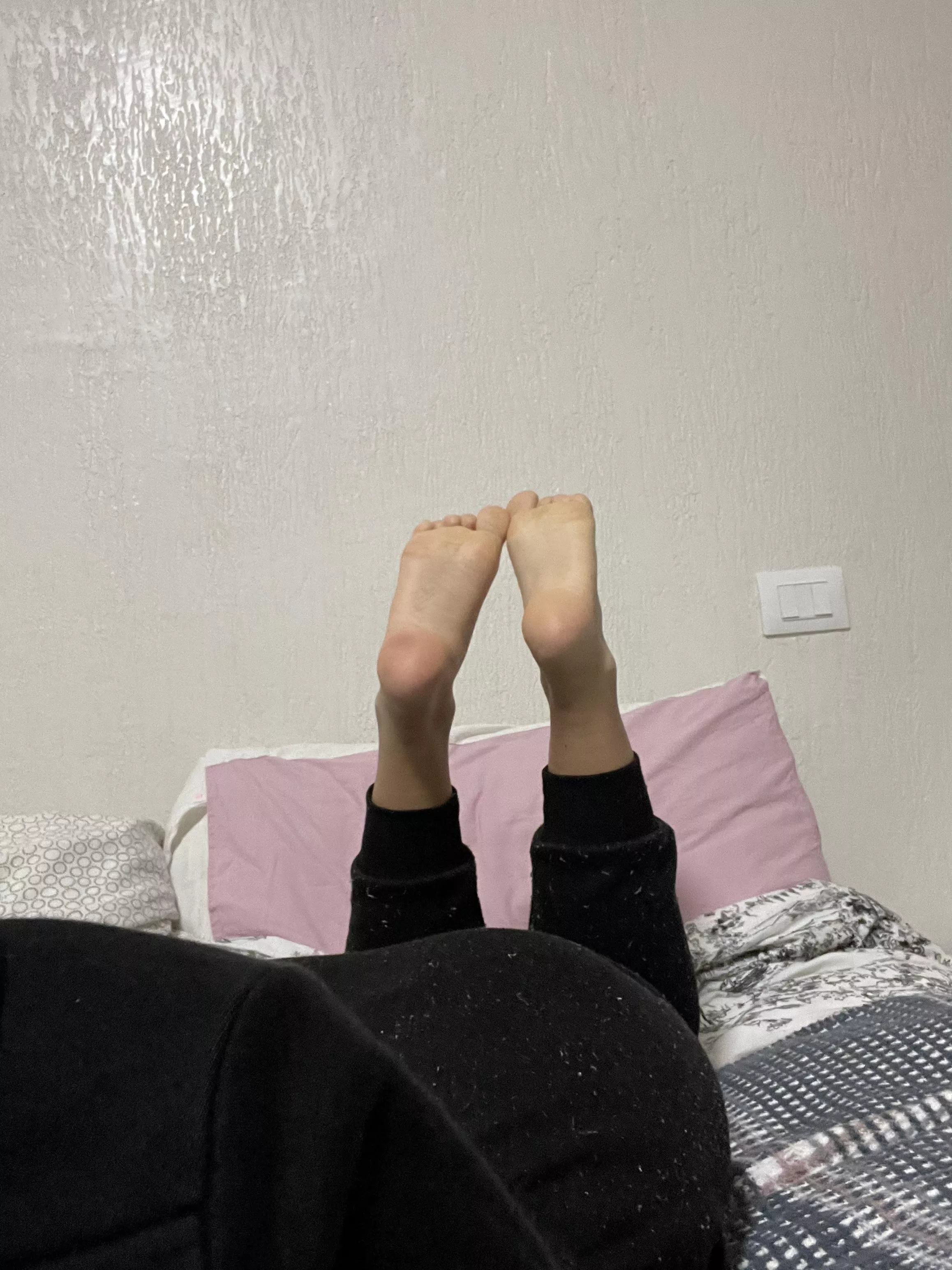 just reading a book🤓 posted by tnewgoddess