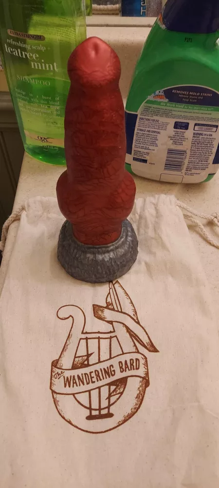 Just received my small custom dire wolf toy from wandering bard toys, fast delivery (about a week from order to arrival), nice service and a wonderful toy, it may look small but it's a monster to handle, also came with a silicone d&d dice (not pictu by yiff_puppy