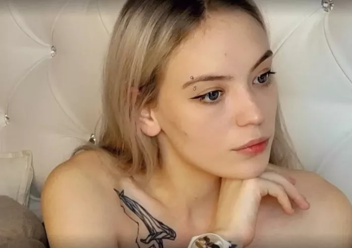 just relax💋 by Negative-Link-5332