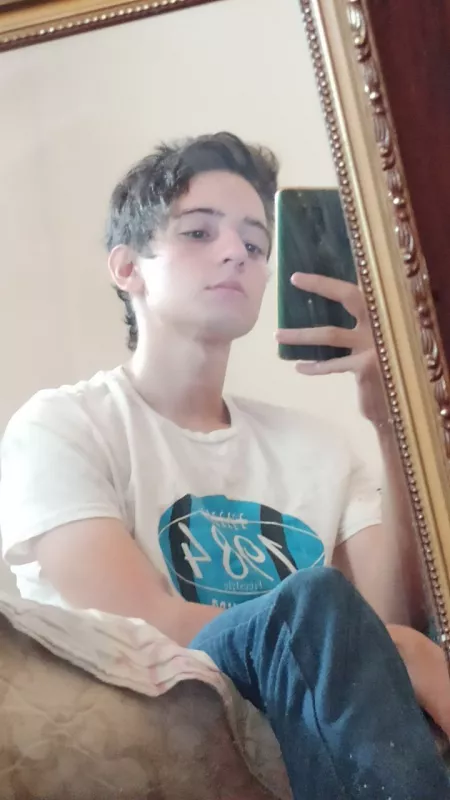 just relax, working in a clothing store already gets stressful by Annsdou