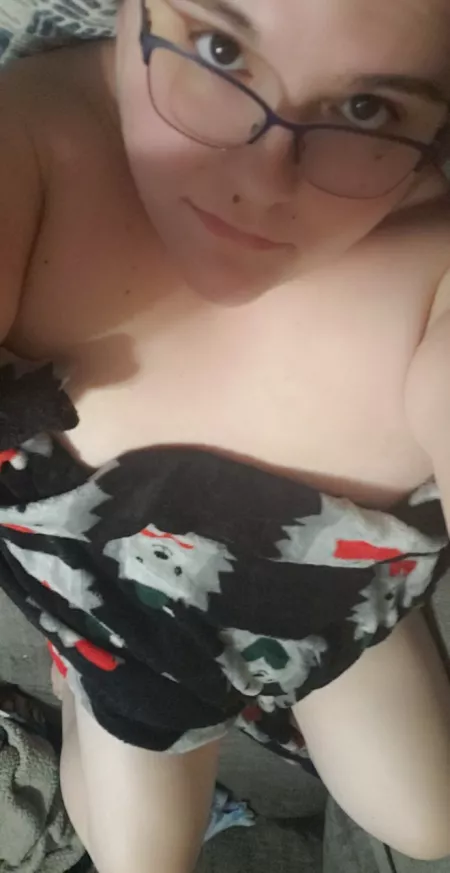 Just relaxing after work by pxprincess