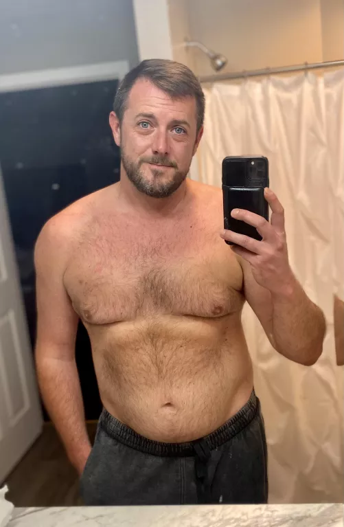 Just rolled out of bed. Hope y’all have a great day! by VAgay81