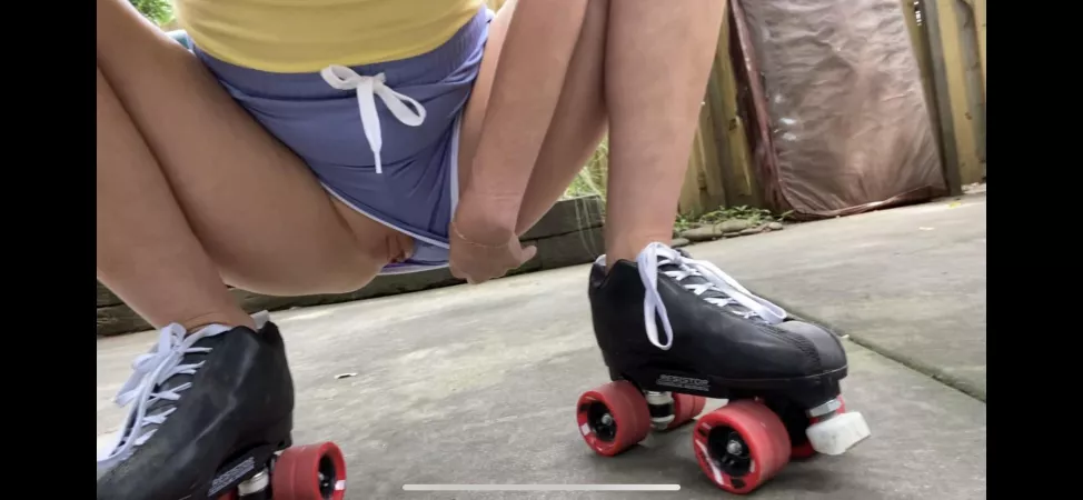 Just rolling through.. by leahsofiaaa