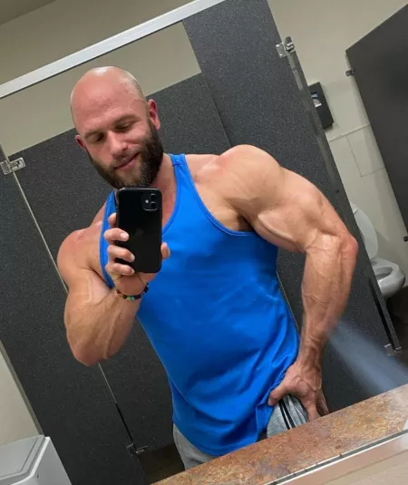 Just smirk'n around by DodsPods