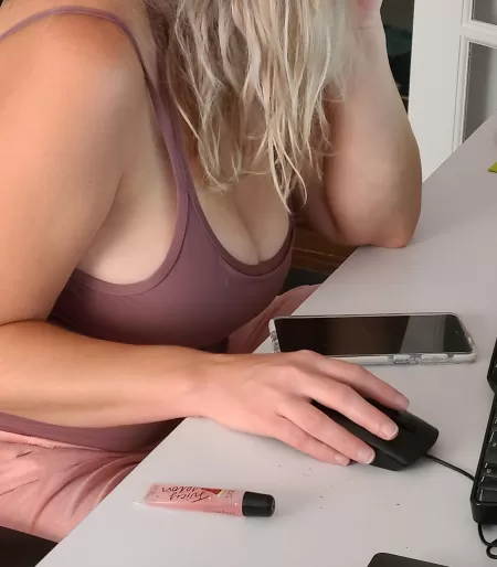 Just starting work by Justforfun1720