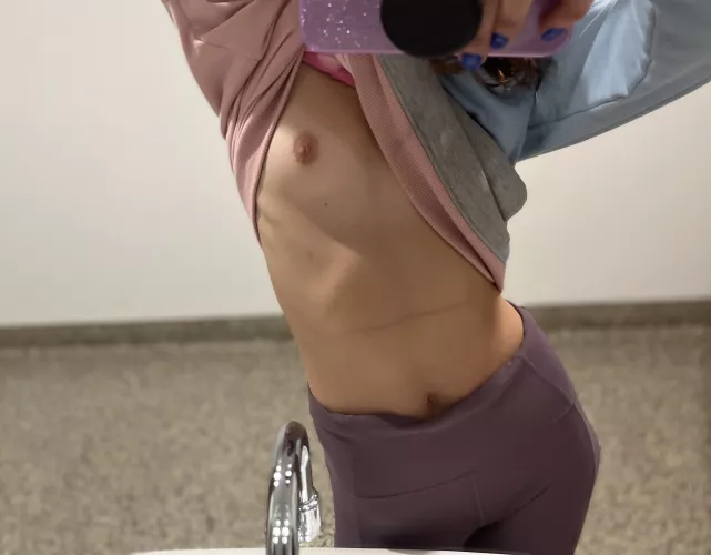 Just taking some pics in my colleges single bathroom 😌💞 by Scarlett_Frost