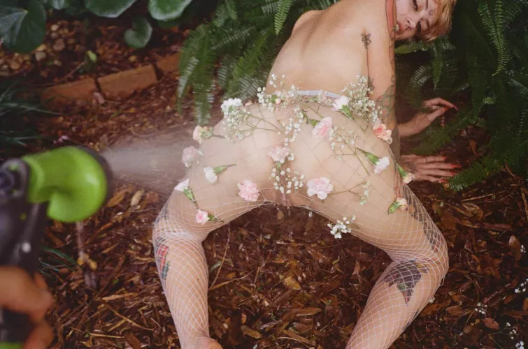 Just tending to the garden. by Vixxen_suicide