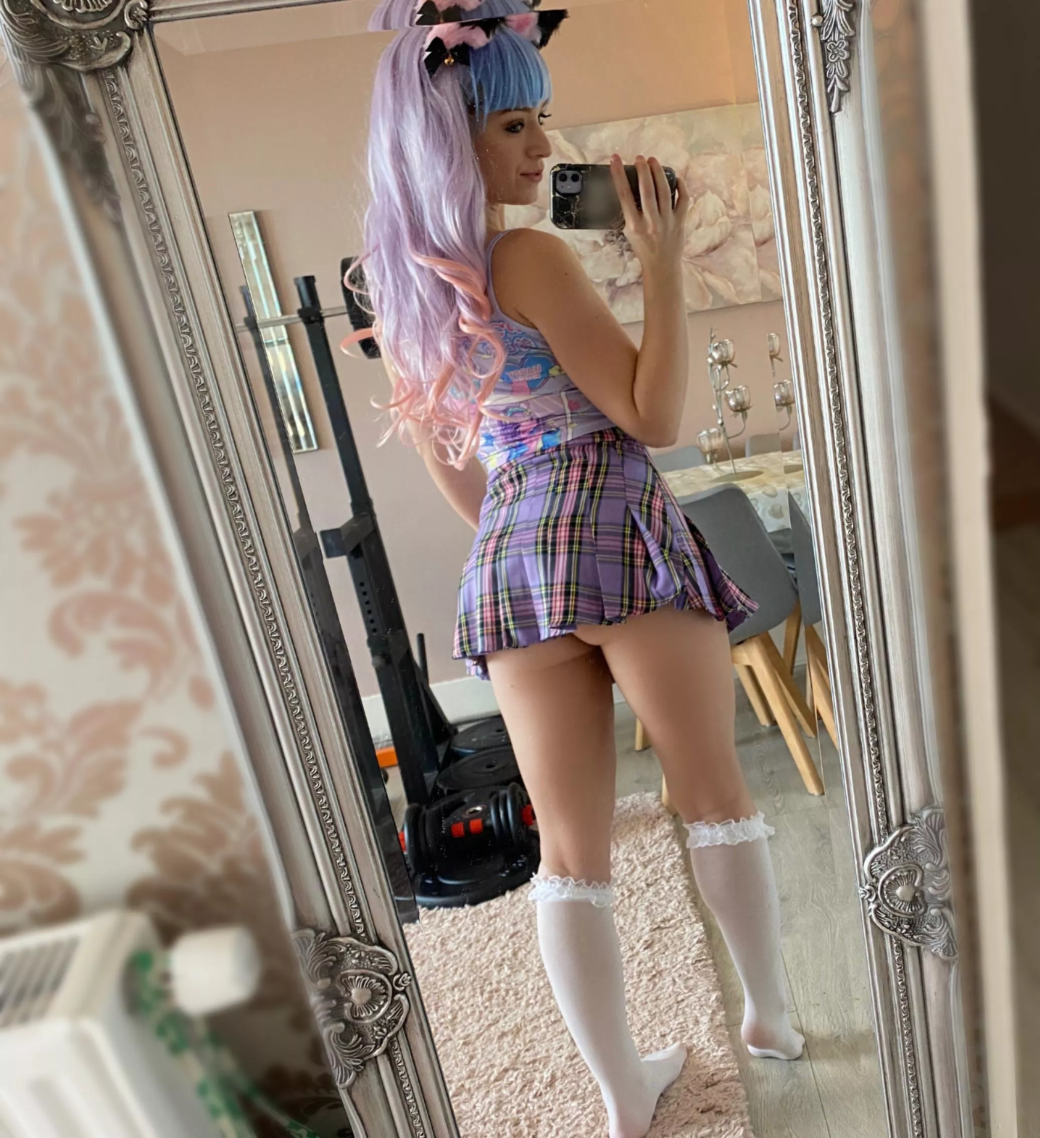 Just the right length 😝 posted by _peachyandcream_