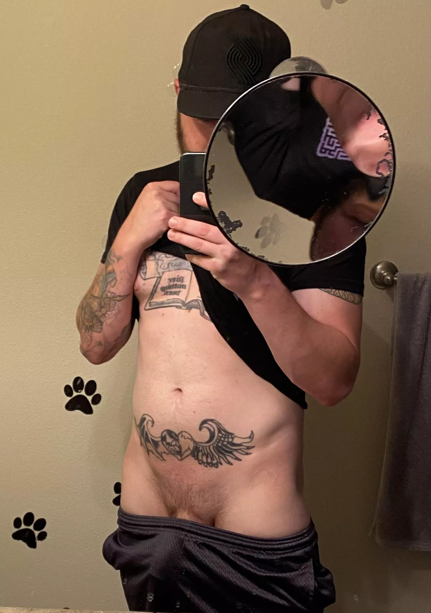 Just thought it was a good photo, and wanted strangers to comment. posted by CunningWhiskers