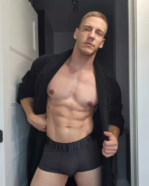 Just to be clear, we're both heading to the same bed tonight right ? 😈 by John_fitness91