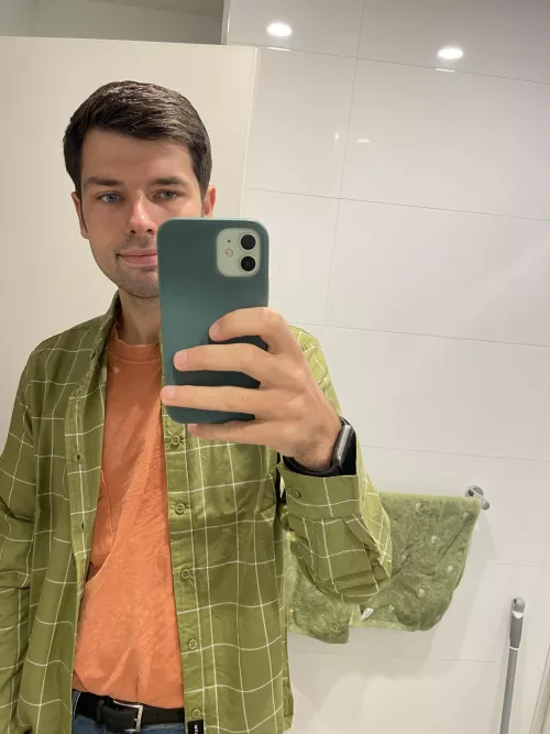 Just trying to match my hand towels 🙂 by hornymelbboy