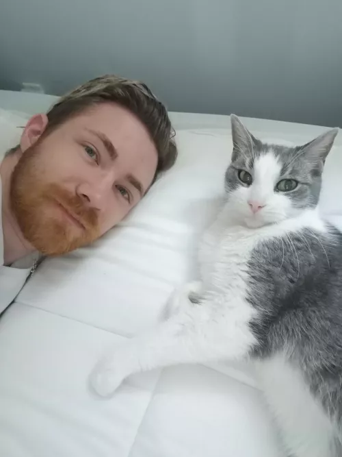 Just two boys chillin by Dondae