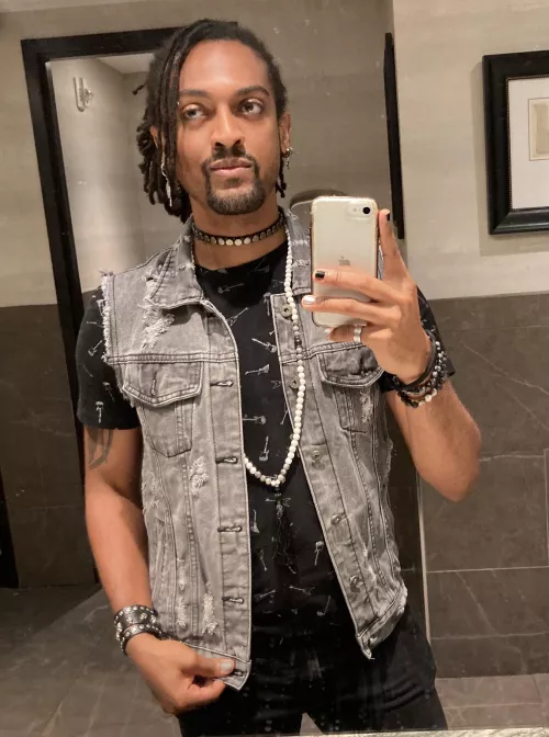 Just umm thought I’d say hi 👋🏾 I was really feeling my vibe this night 😁 by theGypsyMoon