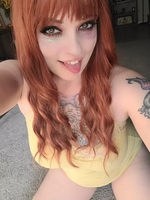 Just waiting for you to slide into my dms 😘 [gfe] by Lilah_Vale