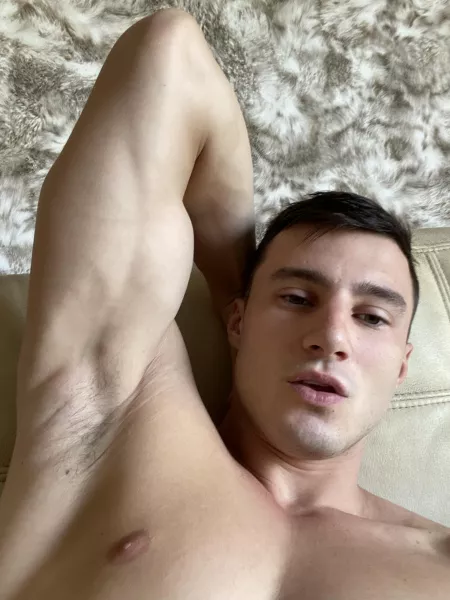 Just woke up by Max_barz