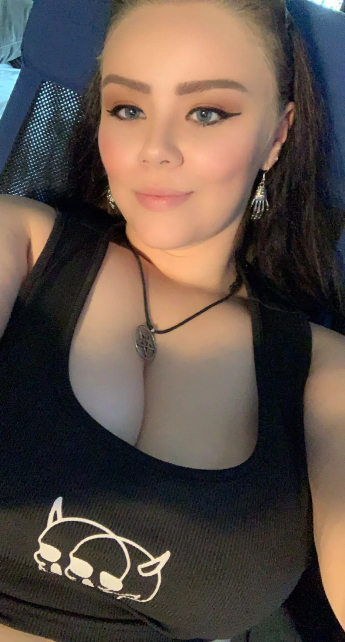 just woke up, about to use my cute little coffee mug that’s also made for smoking 😍 what are you smoking this AM?? posted by xEvieRosex