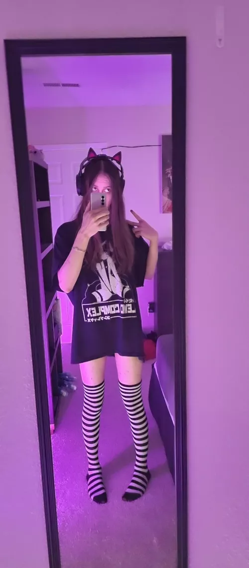 Just woke up! Sorry im messy lol by Puggles66